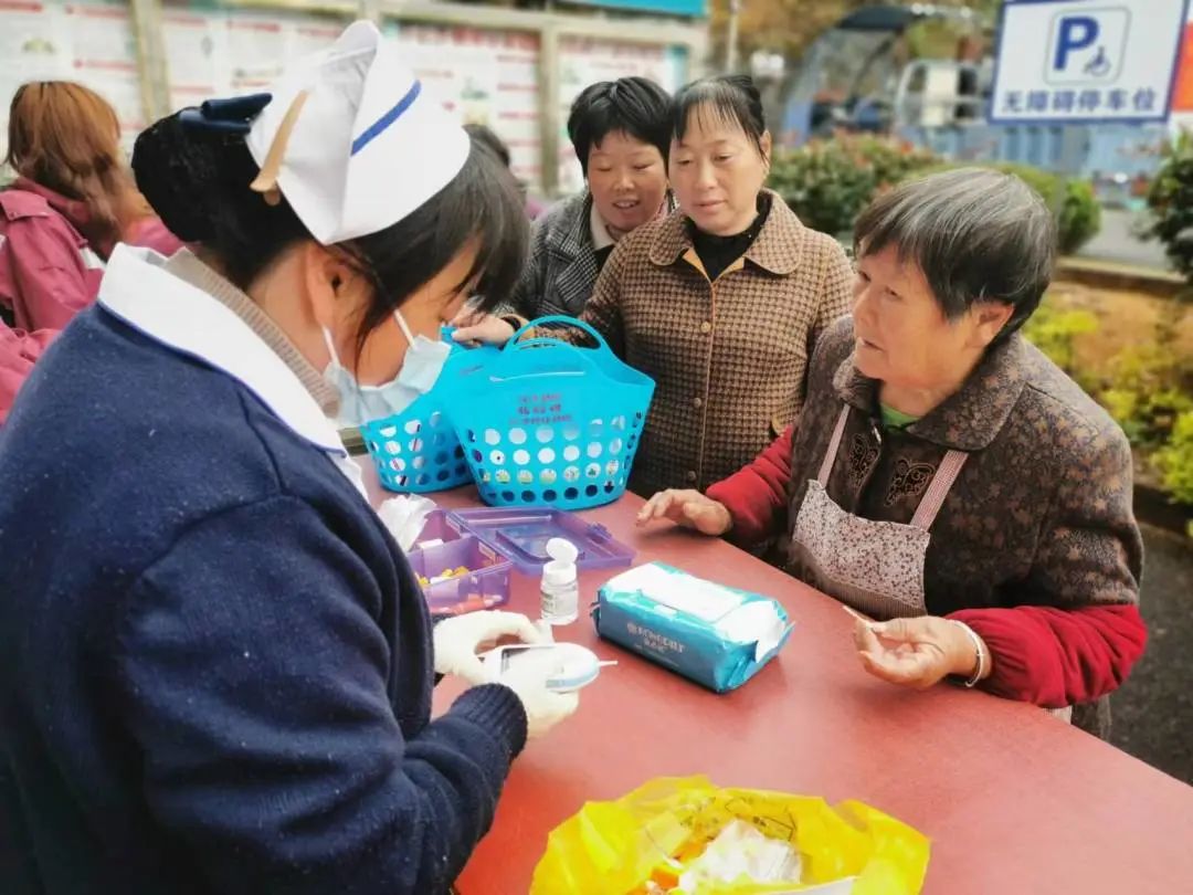 绩溪县人民医院积极开展糖尿病日宣传义诊活动